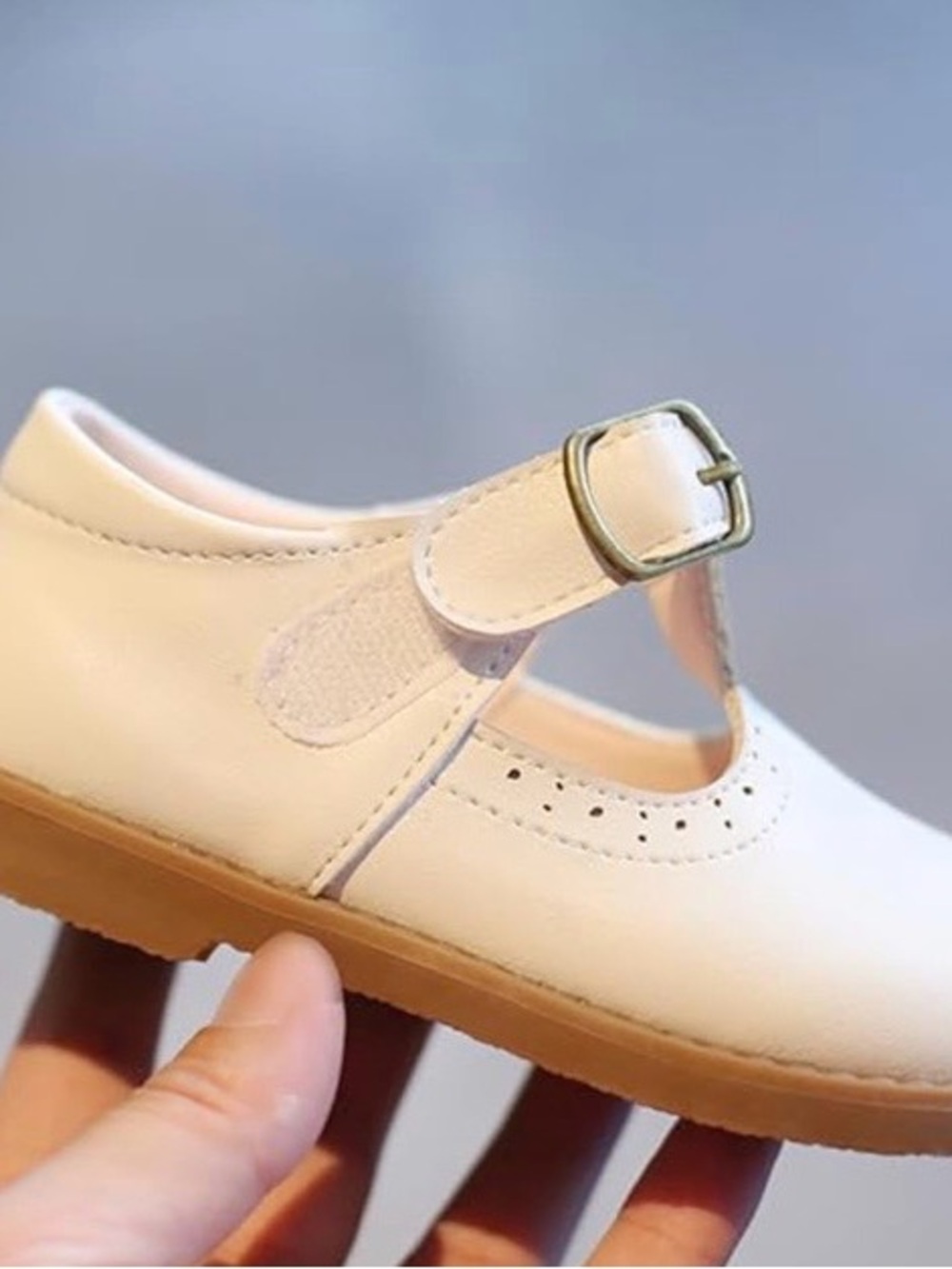 Toddler Girls NWOT Cream T-Strap Oxford Mary Jane Shoes Size 6 US/22 EU - Picture 2 of 15